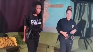 Gostosa 2 Policewoman Cuffed Role Play - 1