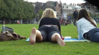 MoyList Two Hot Young Unsuspecting Ladies Get Their Cute Bare Feet Filmed On The Grass Tit - 1