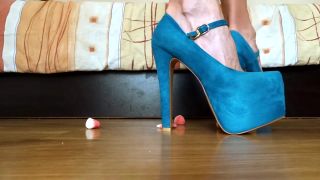 Gay Fuck Naughty Woman Enjoys Crushing Some Candies With Her Super Sexy High Heels Chastity - 1