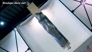 ShowMeMore Vila - Floating Mummification On A Board Esposa - 1