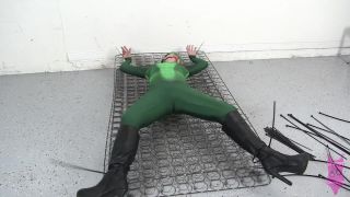 Fakku Green Lantern In Trouble iWank - 1
