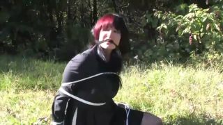 Soft Busty Goth Lady Escaping From A Van Hot Naked Women - 1