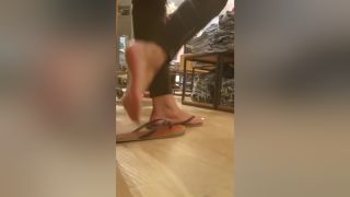 Stepfamily Hot Female Worker In Flip-flops Gets Filmed At The Clothing Store Topless - 1