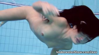 Housewife UnderwaterShow Video: Zhanetta Amateurporn - 1