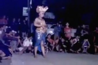 Ecuador Bali ancient erotic sexy dance Sexo Anal - 1