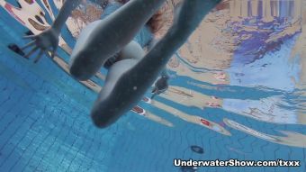 Leite UnderwaterShow Video: Netrebko Bitch - 1
