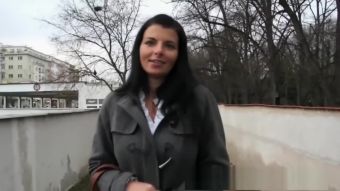 Amiga Hot brunette MILF with great tits outdoors sex Roughsex - 2