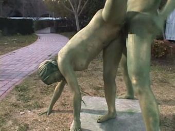 Onlyfans Cosplay Porn: Public Painted Statue Fuck part 2 Sfico - 1
