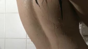 TubeZaur Mademoiselle Lilith french angel in a fleshly shower iChan - 1