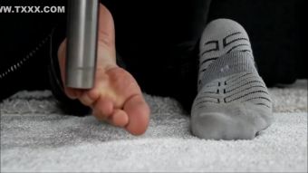 Cheerleader [Vacuuming Feet] Vacuuming my wrinkled feet Stepmother - 1
