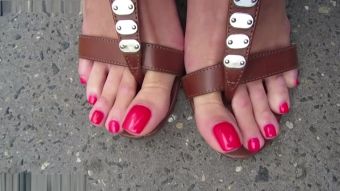 7Chan Sexy sandals and long toes Boobies - 2