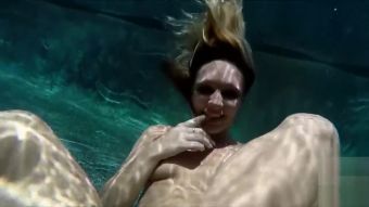 Girl Girl Tucker Stevens - Underwater Model Mulata - 1