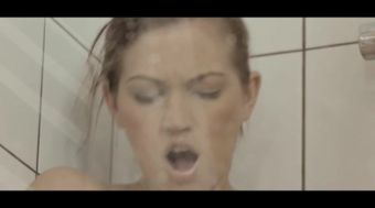 Parship Reaching agonorgasmos in the delicious shower Hood - 2