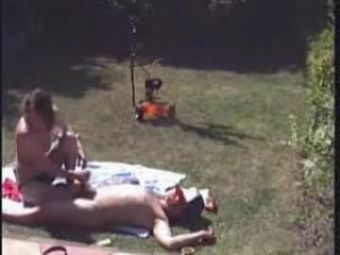 Yqchat Hot blowjob in the back yard Sexual Threesome - 1
