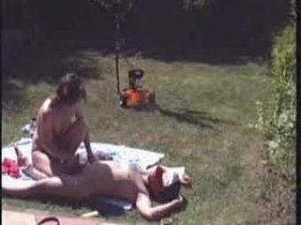 Yqchat Hot blowjob in the back yard Sexual Threesome - 2