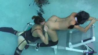 Celebrity Sex Heather Silk And Amanda Logue - Underwater 3er XBiz - 1