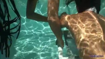 Celebrity Sex Heather Silk And Amanda Logue - Underwater 3er XBiz - 2