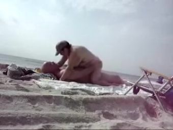 Blackdick Fucking at the beach two yrs agone, october during the day and no one around. Xxx video - 2